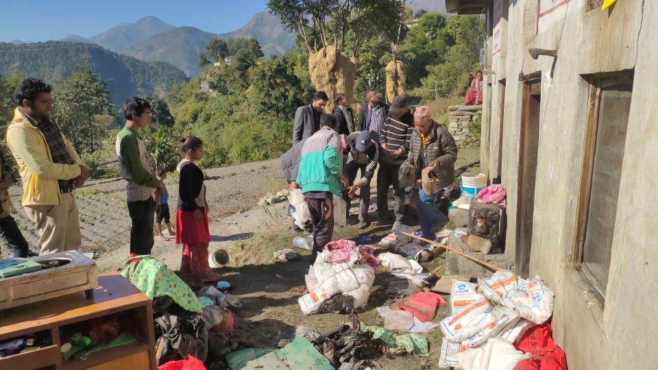 थलारा गाँउपालिकाको स्वास्थ्य शाखामा आगलागी : लाखौको क्षति